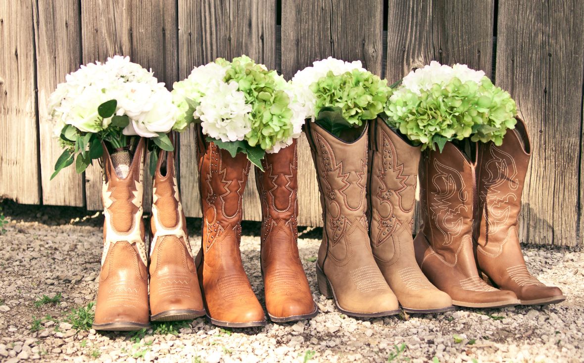 Creative and unique wedding theme ideas for a Lake Tahoe wedding theme you love