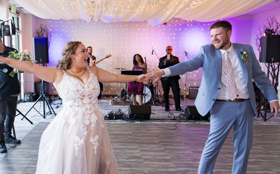 DJ or band for a wedding in Lake Tahoe, DJ vs band for wedding, Cost of a wedding band vs DJ